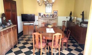 VENTA / CHALET / CASONA ANTIGUA / 7 AMBIENTES / LA PERLA MAR DEL PLATA