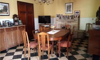 VENTA / CHALET / CASONA ANTIGUA / 7 AMBIENTES / LA PERLA MAR DEL PLATA