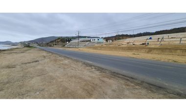 Se venden lotes de terreno frente al mar.