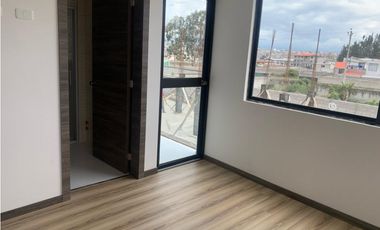 VENDO HERMOSA CASA POR ESTRENAR QUITO (SECTOR TUMBACO)