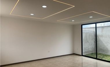 VENDO HERMOSA CASA POR ESTRENAR QUITO (SECTOR TUMBACO)