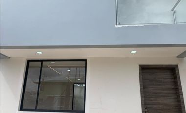 VENDO HERMOSA CASA POR ESTRENAR QUITO (SECTOR TUMBACO)