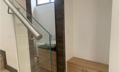 VENDO HERMOSA CASA POR ESTRENAR QUITO (SECTOR TUMBACO)