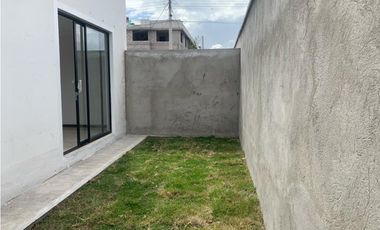 VENDO HERMOSA CASA POR ESTRENAR QUITO (SECTOR TUMBACO)