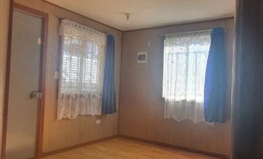 Casa CASI NUEVA vendo en Carahue. 3d. 1b. 1e. Accesibilidad.
