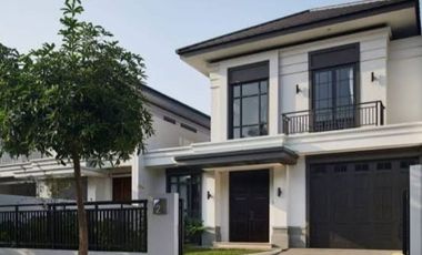 Luxuary Townhouse 2 lantai dgn private swimming pool di Tanjung barat,Jaksel