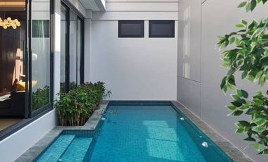 Luxuary Townhouse 2 lantai dgn private swimming pool di Tanjung barat,Jaksel