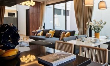 Luxuary Townhouse 2 lantai dgn private swimming pool di Tanjung barat,Jaksel