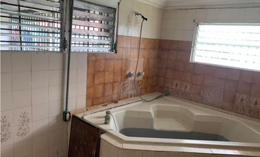 SE ALQUILA CON OPCIÓN A COMPRA CASA LA CHORRERA BARRIO BALBOA