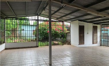 SE ALQUILA CON OPCIÓN A COMPRA CASA LA CHORRERA BARRIO BALBOA