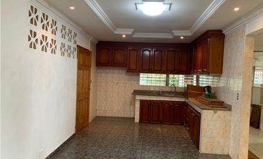 SE ALQUILA CON OPCIÓN A COMPRA CASA LA CHORRERA BARRIO BALBOA