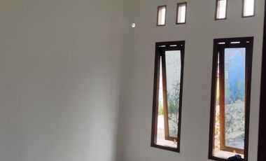 Rumah 10 Menit Ke Stasiun Bekasi Timur Siap Huni Dibantu KPR J-31070