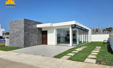 Casa en Venta con 330m2 de Terreno y de 1 Piso en el Fraccionamiento Río del Dorado, Ver