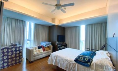 FULLY FURNISHED 2-BEDROOM UNIT WITH BALCONY FOR RENT IN ST. FRANCIS SHANGRI-LA PLACE