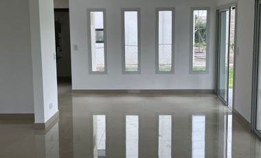 VENTA CASA EN EL CANT&Oacute;N BARRIO ISLAS 5 AMBIENTES