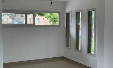 VENTA CASA EN EL CANT&Oacute;N BARRIO ISLAS 5 AMBIENTES