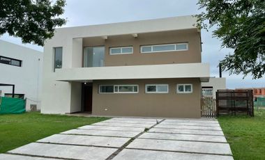 VENTA CASA EN EL CANT&Oacute;N BARRIO ISLAS 5 AMBIENTES