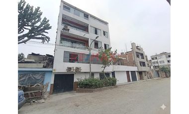 Vendo Departamento En Segundo Piso De 160M2 Cerca Estacion Santa Rosa. Sjl