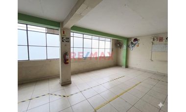 Vendo Departamento En Segundo Piso De 160M2 Cerca Estacion Santa Rosa. Sjl