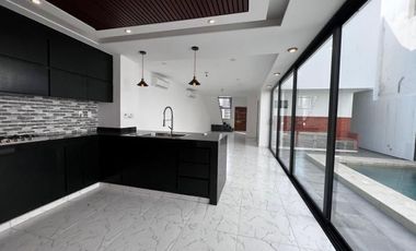 Casa en VENTA con PANELES SOLARES  y ALBERCA fracc lomas del so l