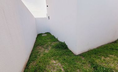 Casa en VENTA con PANELES SOLARES  y ALBERCA fracc lomas del so l
