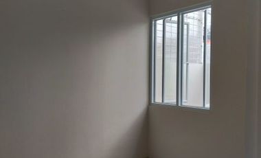 Rumah minimalis 2 lantai siap huni dicipedak,Jaksel