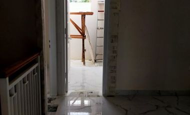 Rumah minimalis 2 lantai siap huni dicipedak,Jaksel