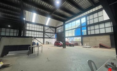 bodega en arriendo/venta en alto de la virgen. Cod V6244