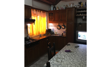 Azurduy 3486, entre Olivieri y Lavallol, Isidro Casanova