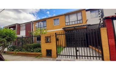 VENDO EXCELENTE CASA EN NUEVA MARCELLA