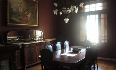 CASA ANTIGUA A 1 CUADRA DE PLAZA 1810- LOBOS