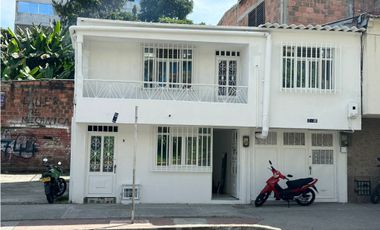 Hermosa y amplia casa en venta sector de Arboleda