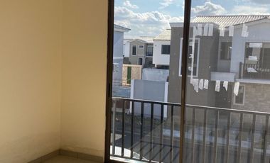 Venta de hermosa Casa para estrenar en Urbanización Mallorca Village, con Jacuzz (J Luna)