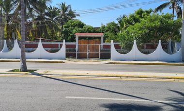 EN VENTA CASA EN ACAPULCO PIE DE LA CUESTA AMPLIO JARDIN A ORILLA DE CARRETERA