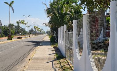 EN VENTA CASA EN ACAPULCO PIE DE LA CUESTA AMPLIO JARDIN A ORILLA DE CARRETERA