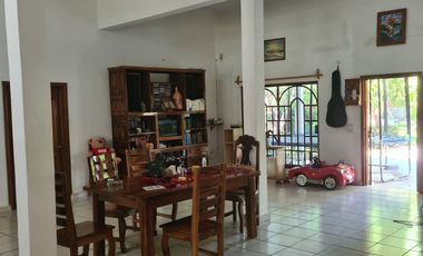 EN VENTA CASA EN ACAPULCO PIE DE LA CUESTA AMPLIO JARDIN A ORILLA DE CARRETERA