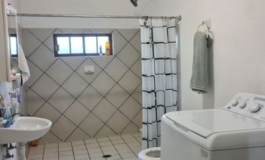 EN VENTA CASA EN ACAPULCO PIE DE LA CUESTA AMPLIO JARDIN A ORILLA DE CARRETERA