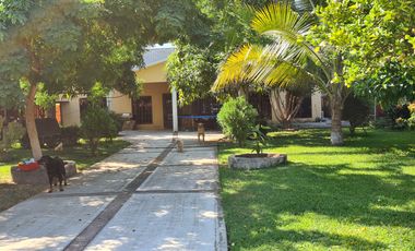 EN VENTA CASA EN ACAPULCO PIE DE LA CUESTA AMPLIO JARDIN A ORILLA DE CARRETERA