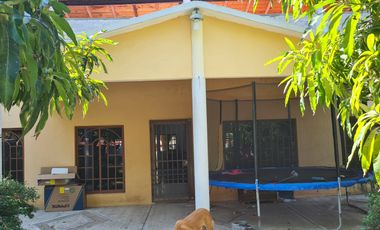 EN VENTA CASA EN ACAPULCO PIE DE LA CUESTA AMPLIO JARDIN A ORILLA DE CARRETERA