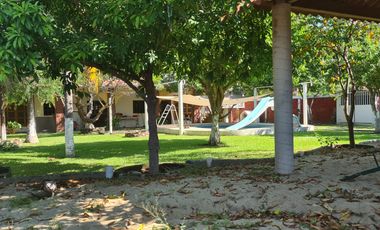 EN VENTA CASA EN ACAPULCO PIE DE LA CUESTA AMPLIO JARDIN A ORILLA DE CARRETERA