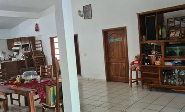 EN VENTA CASA EN ACAPULCO PIE DE LA CUESTA AMPLIO JARDIN A ORILLA DE CARRETERA