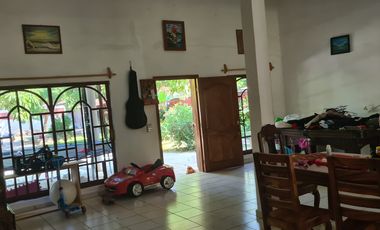 EN VENTA CASA EN ACAPULCO PIE DE LA CUESTA AMPLIO JARDIN A ORILLA DE CARRETERA