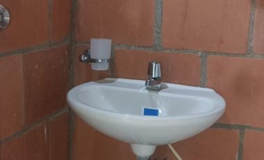 casa en arriendo en las flores. Cod A3161