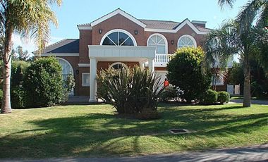 Casa en venta 5 amb en Campos de Alvarez
