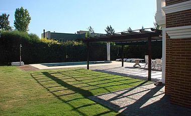 Casa en venta 5 amb en Campos de Alvarez