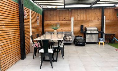 Se vende casa remodelada en Peñuelas