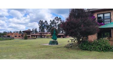 Casa con lote en venta en Los Pinos Club de Polo