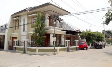 Rumah Hook 2 Lantai Dijual di Sawitsari Condongcatur