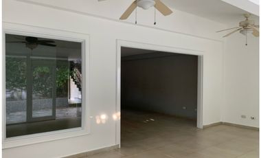 Venta de casa dúplex, La Alameda