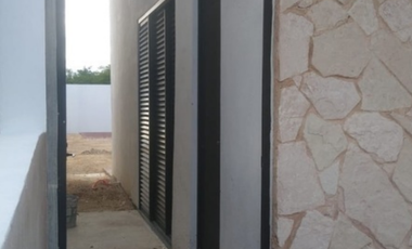 CASA EN VENTA EN PRIVADA PRADERAS DEL MAYAB MOD. TRÉBOL